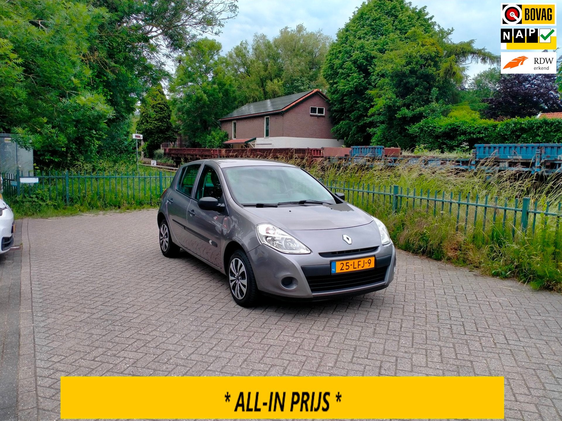 Renault Clio 1.2 Special Line 5 deurs airco ALLINPRIJS, Voorwielaandrijving, Gebruikt, Zwart, 4 cilinders