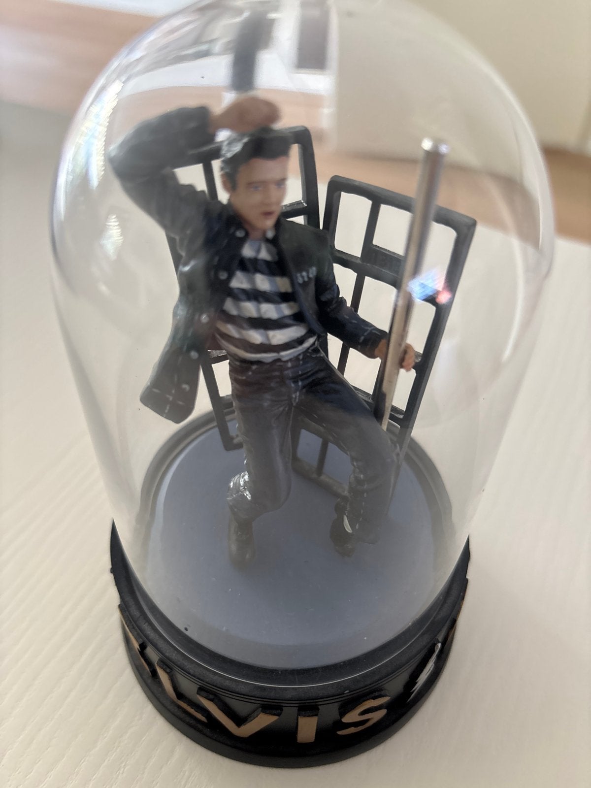 14 cm beeldje Elvis Presley "Jailhouse Rock" Limited Edition, Ophalen of Verzenden, Zo goed als nieuw, Pop, Beeldje of Miniatuur