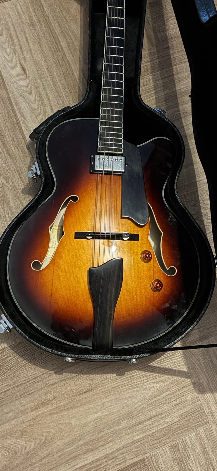 Eastman AR 503ce, Ophalen of Verzenden, Zo goed als nieuw, Western- of Steelstringgitaar, Met koffer