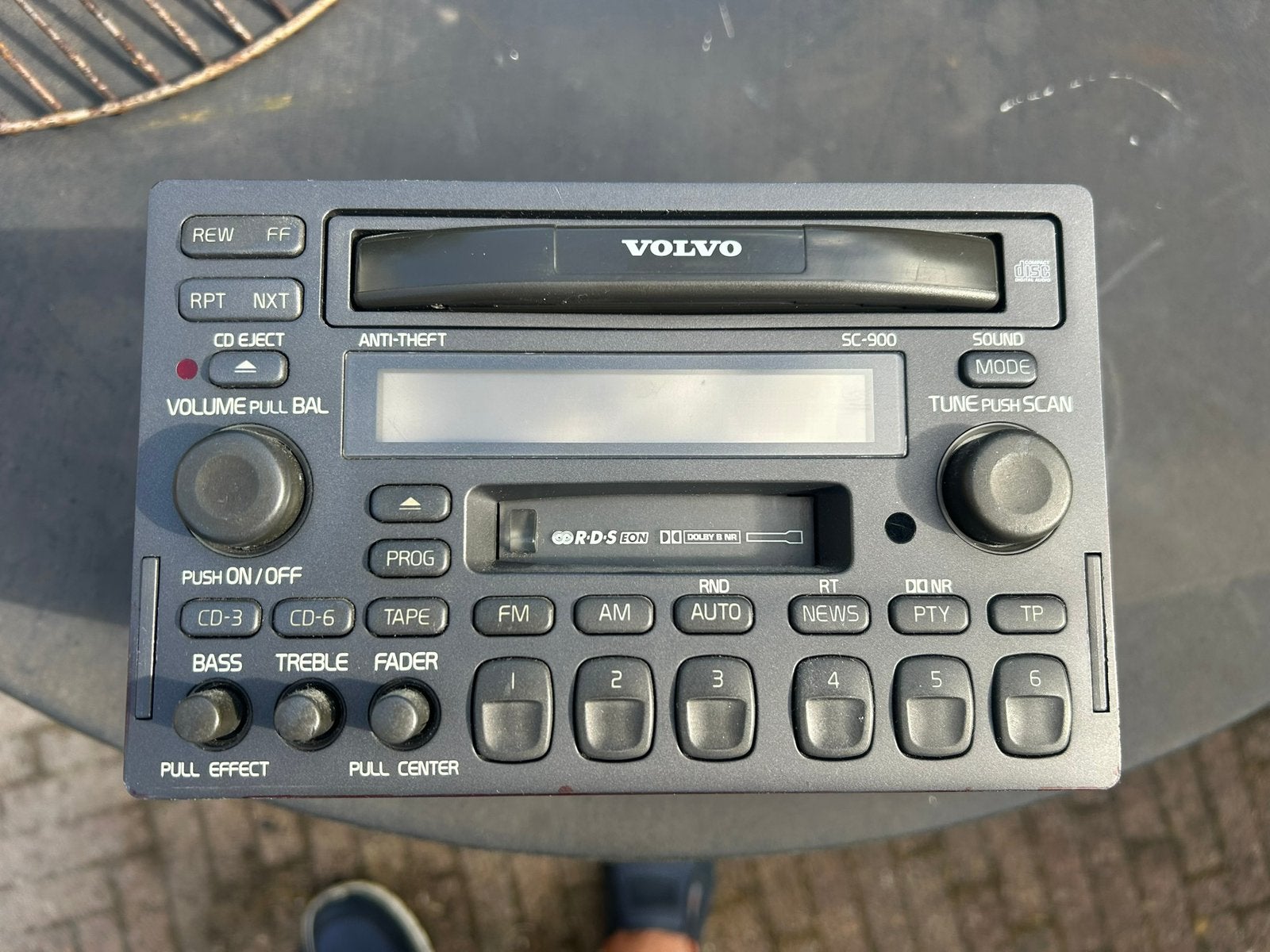 Hele nette autoradio Volvo V70/C70 type SC 900, Ophalen of Verzenden, Zo goed als nieuw