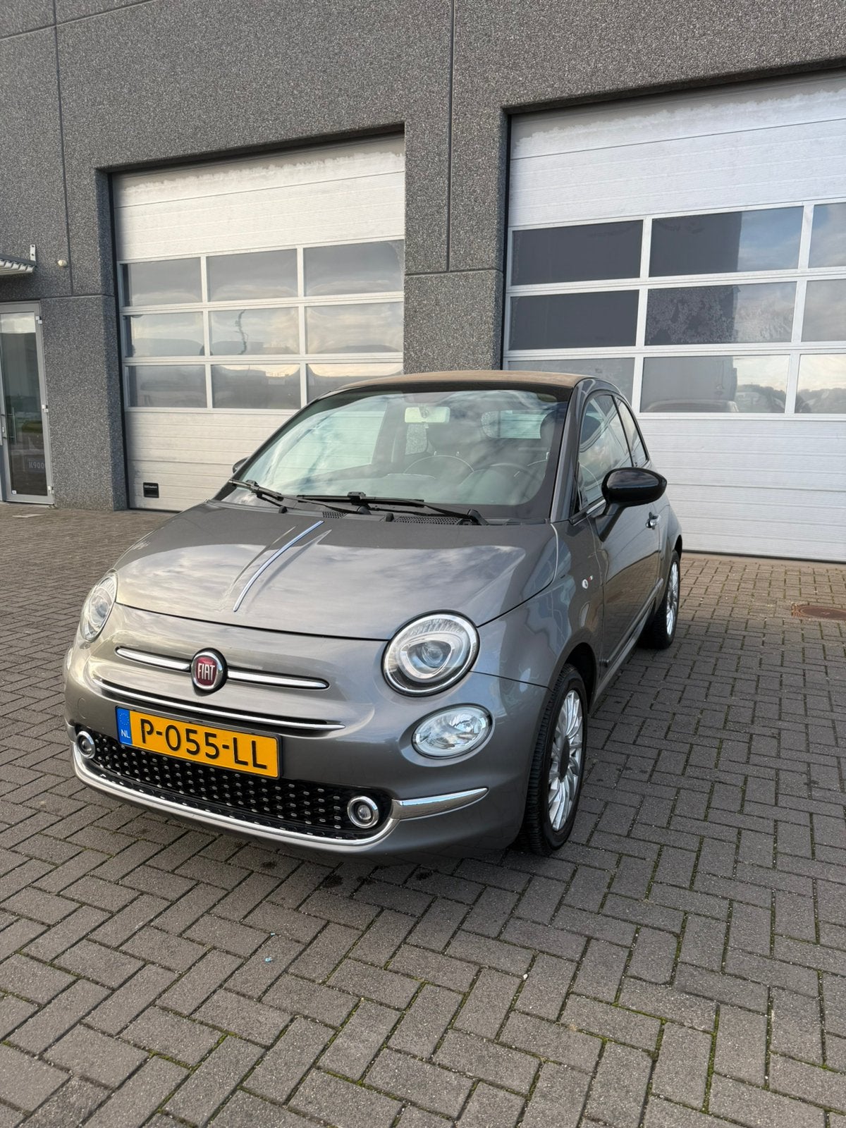 Fiat 500C 1.2 Lounge 69pk 2016 Metallic Grijs, Auto's, Voorwielaandrijving, 4 cilinders, Cabriolet, Handgeschakeld