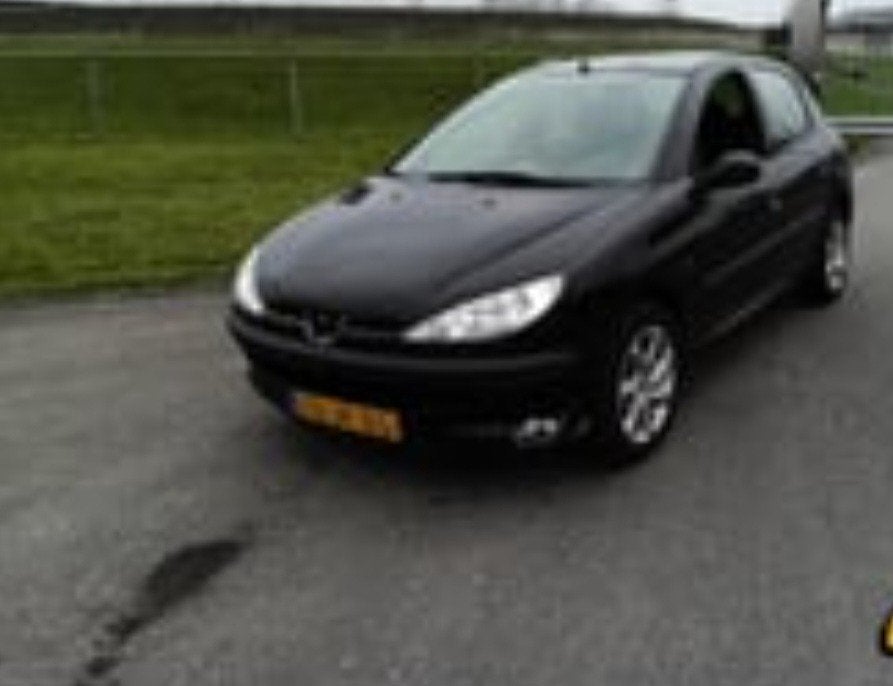 Peugeot 206 1.4 5D 2002 Zwart, Voorwielaandrijving, 31 €/maand, 4 cilinders, Zwart