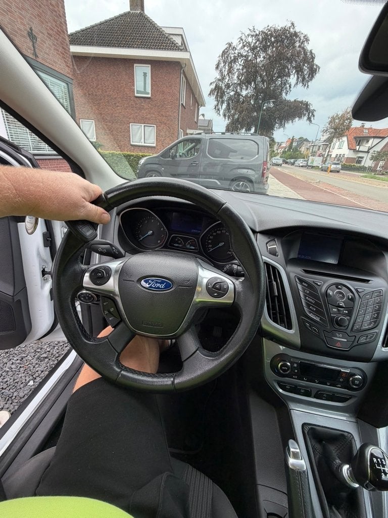 Foto 10 van Ford Focus 1.0 Ecoboost 92KW 5D 2013 Wit