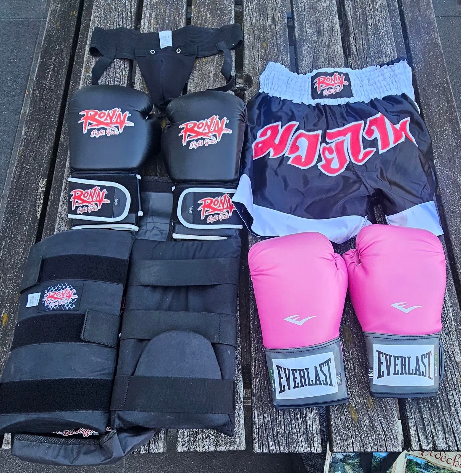 Vechtsportkleding en -bescherming: broek, tok, handschoenen, Sport en Fitness, Ophalen of Verzenden