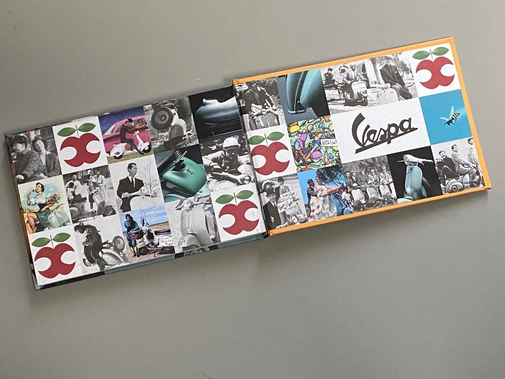 VESPA Icons of Italian Style (2010) - SCOOTERS, Ophalen of Verzenden, Zo goed als nieuw, Benzine, Overige modellen