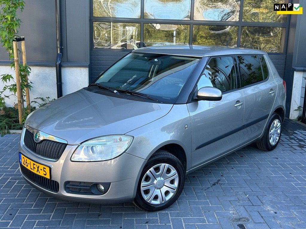 Skoda Fabia 1.4-16V Sprint | 5 deurs | Clima | Iso | Bluetoo, Auto's, Voorwielaandrijving, 4 cilinders, Beige, Origineel Nederlands