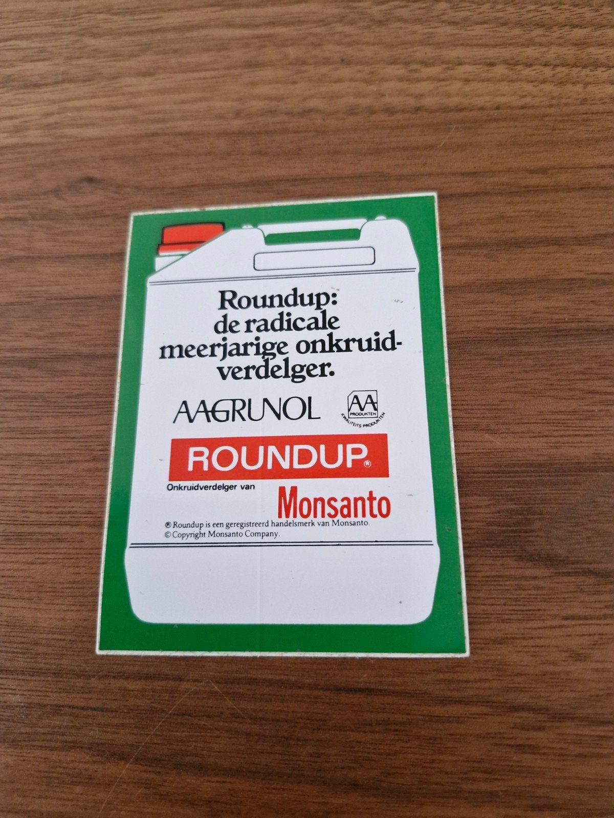 8546 Vintage Sticker  Roundup Monsanto Onkruidverdelger, Ophalen of Verzenden, Gebruikt, Overige typen