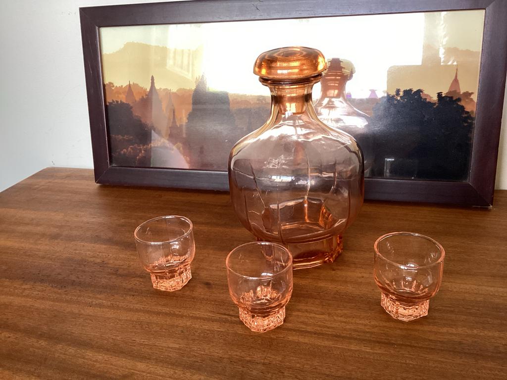 Vintage likeurset van amberkleurig persglas, Ophalen of Verzenden