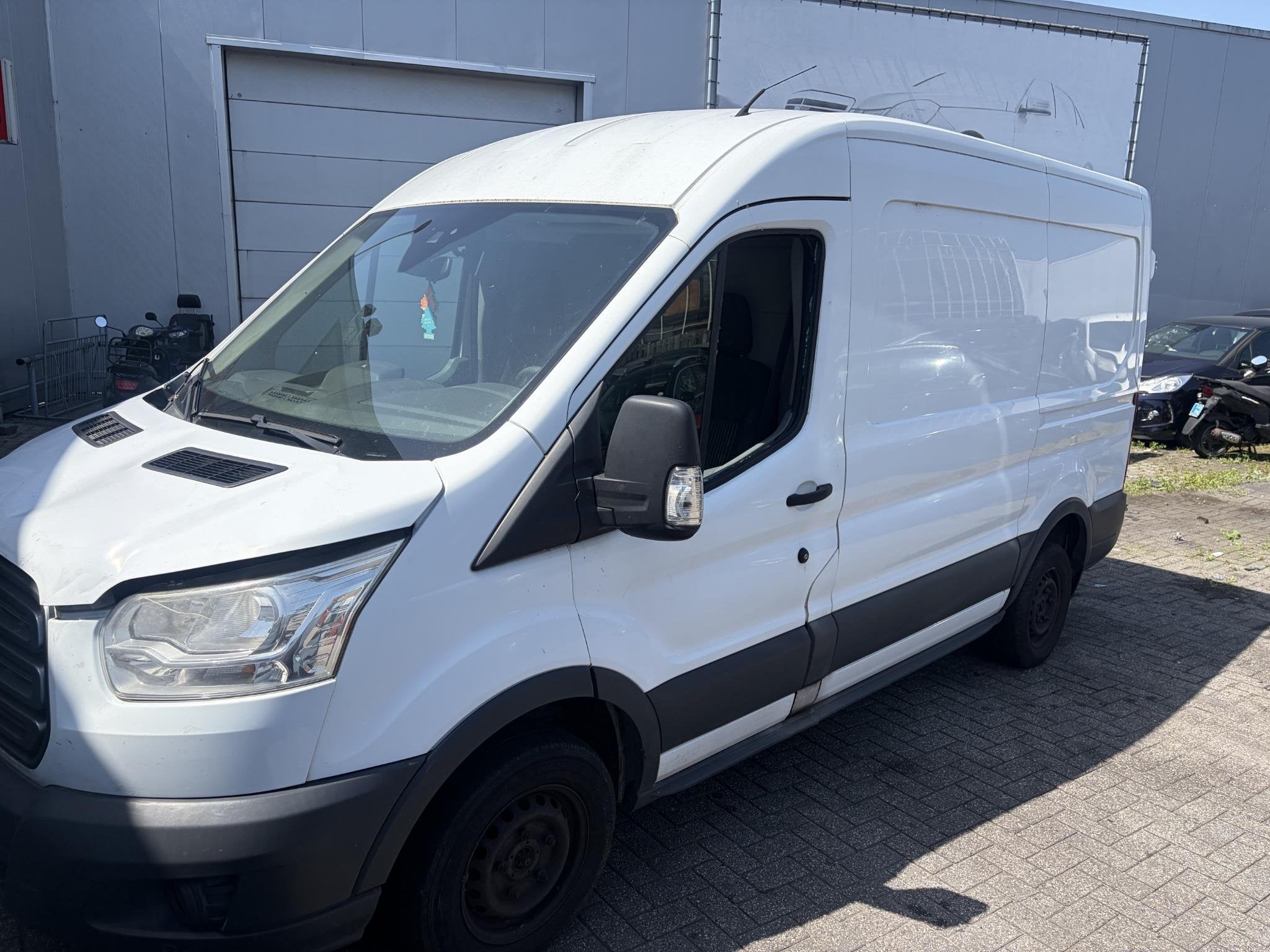 Ford Transit 310 2.2 TDCI L2H2 Trend Motor defect, Auto's, Bestelauto's, Euro 5, Gebruikt, 4 cilinders, Bedrijf