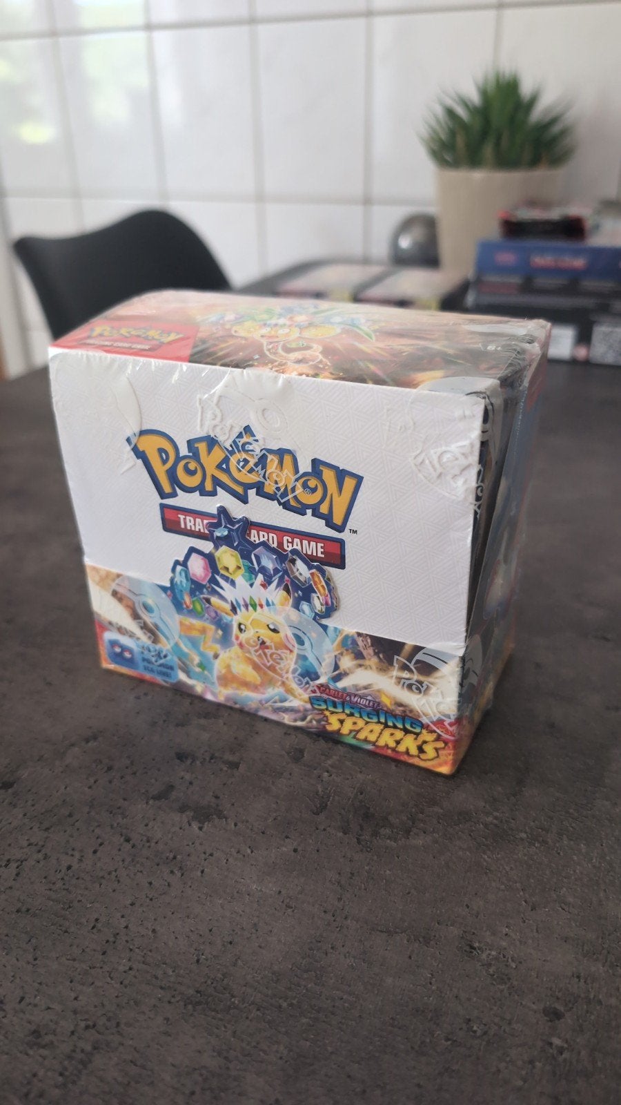 Pokémon TCG Surging Sparks Booster Box – Sealed, Hobby en Vrije tijd, Verzamelkaartspellen | Yu-gi-Oh!, Ophalen, Nieuw, Boosterbox
