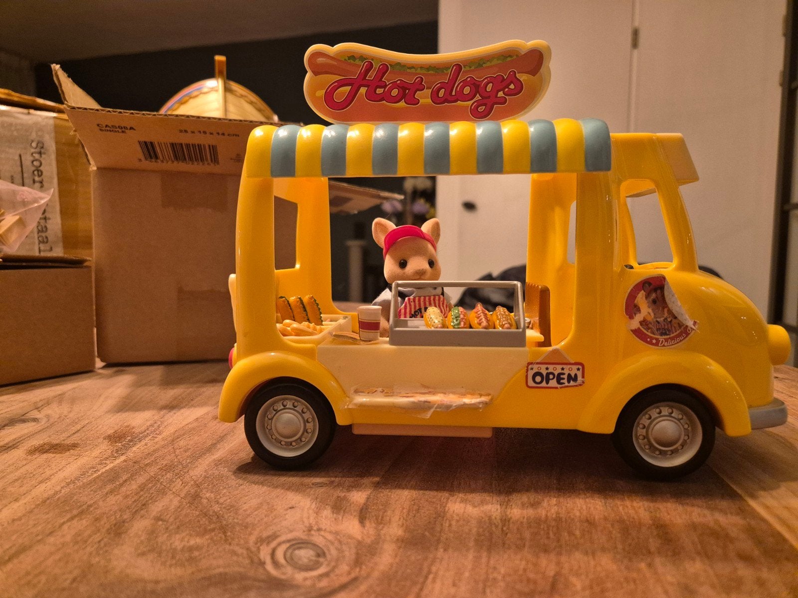 Sylvanian Families Hotdog Kraam met Figuur, Ophalen of Verzenden, Gebruikt