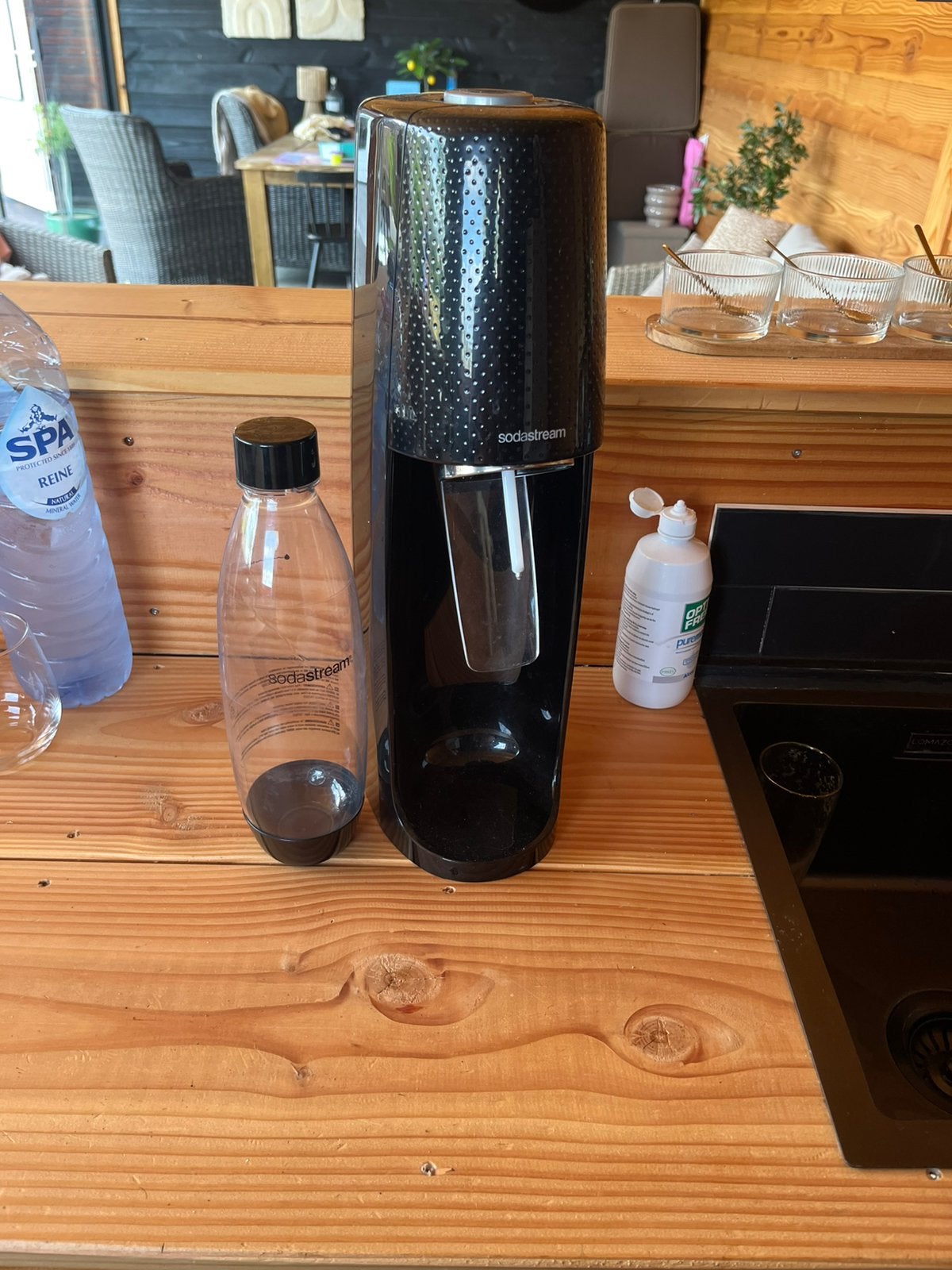 Sodastream met 2 cilinders en fles, Witgoed en Apparatuur, Bruiswatermachines, Ophalen of Verzenden, Gebruikt