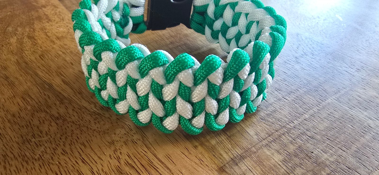 paracord armband handgemaakt, kleuren fc groningen, Ophalen of Verzenden, Nieuw, Overige kleuren, Overige materialen