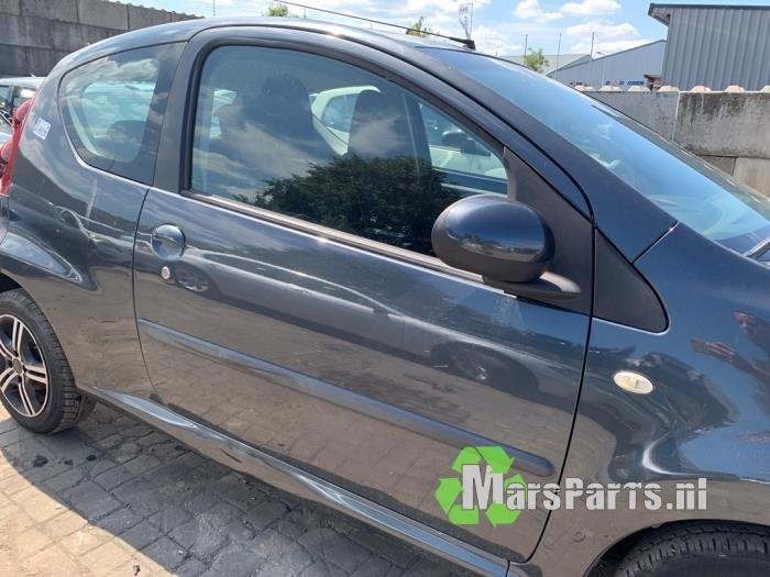 Portier 2Deurs rechts van een Peugeot 107, Auto-onderdelen, Gebruikt, -, Deur, -