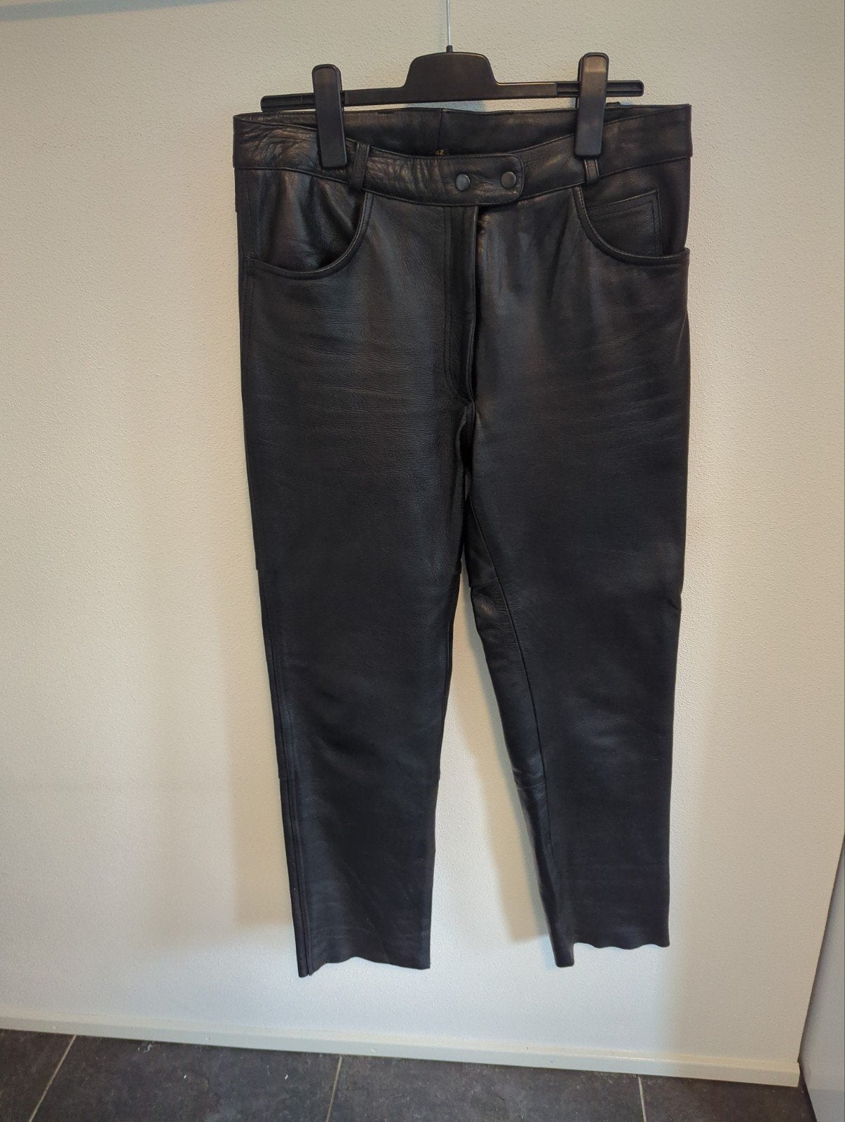 Büse leren motorbroek - Zwart -maat 42, Motoren, Kleding | Motorkleding, Ophalen of Verzenden