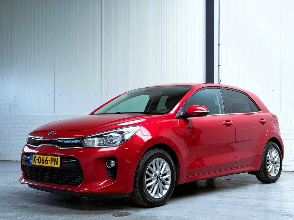 Kia Rio 1.2 CVVT ComfortPlusLine Navigator|Camera|Trekhaak, Auto's, Kia, 4 cilinders, 1010 kg, Bedrijf, 84 pk