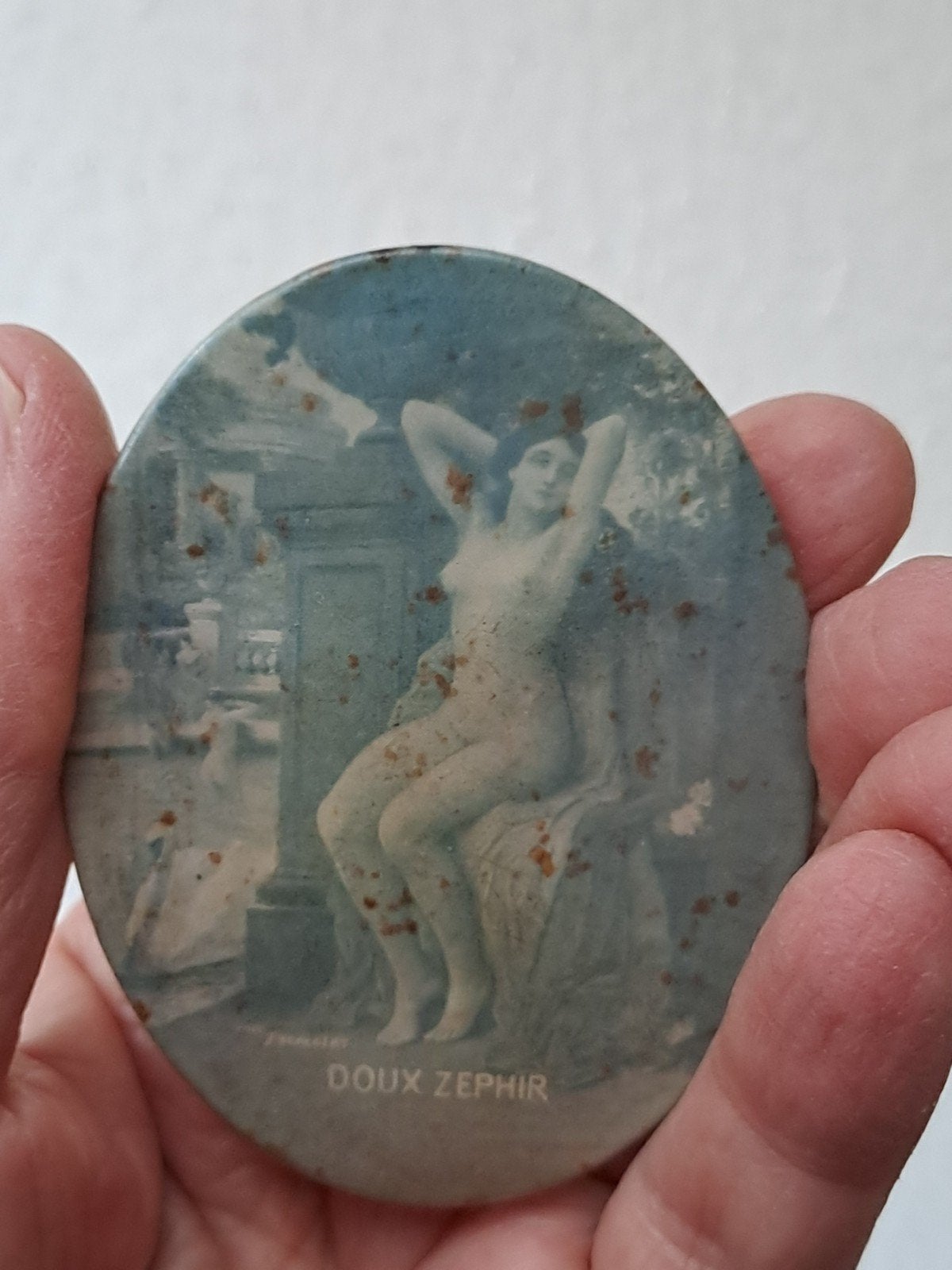 Antiek Frans zakspiegeltje DOUX ZEPHIR, ovaal 7x5,5 cm, Verzenden, Ovaal, Minder dan 50 cm
