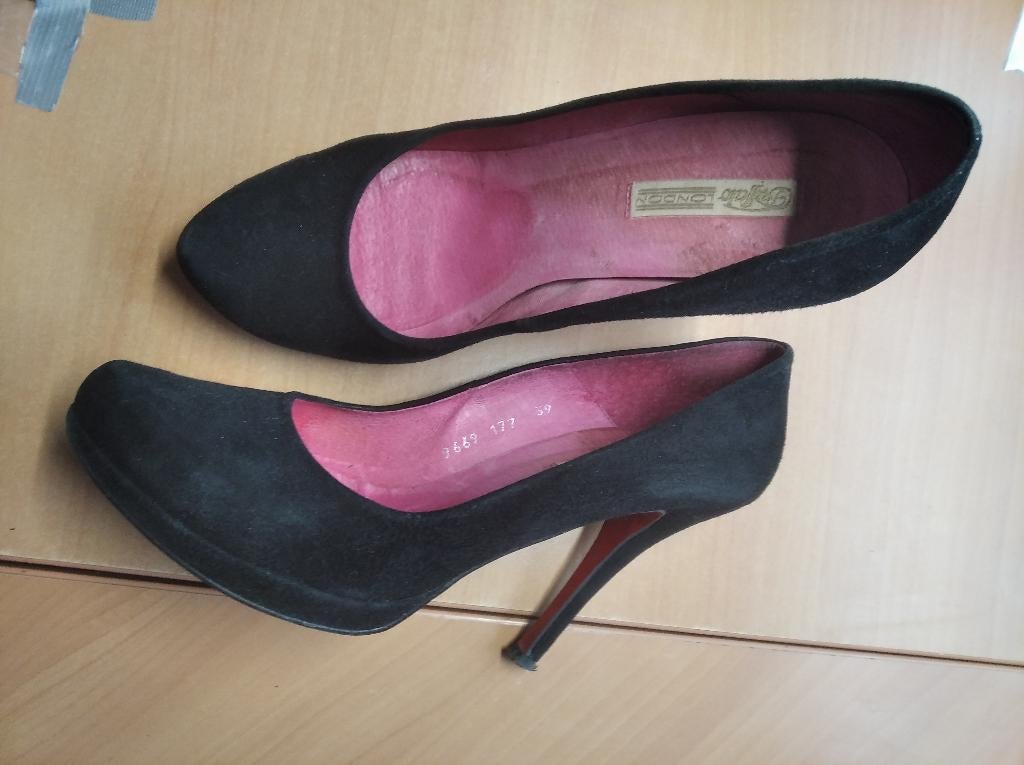 Zwarte suede pumps van Buffalo London, hak 11 cm, maat 39, Pumps, Buffalo London, Zwart, Ophalen of Verzenden