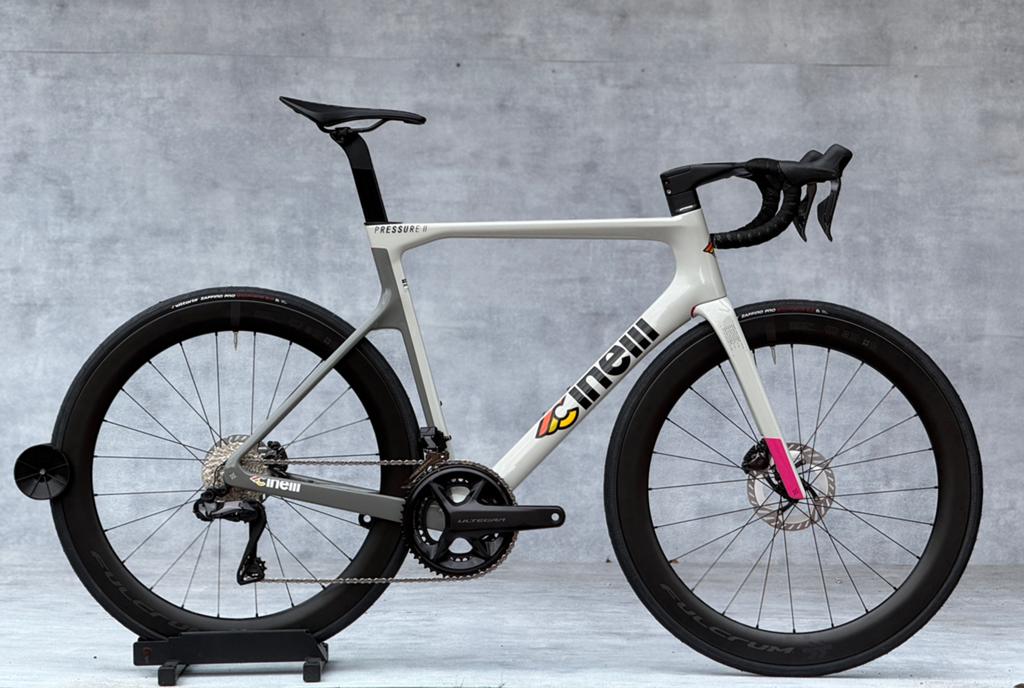 Cinelli Pressure 2 maat L(57) NIEUW Ultegra 2x12 Di2, Fietsen en Brommers, Fietsen | Racefietsen, Overige merken, Carbon, Bykz