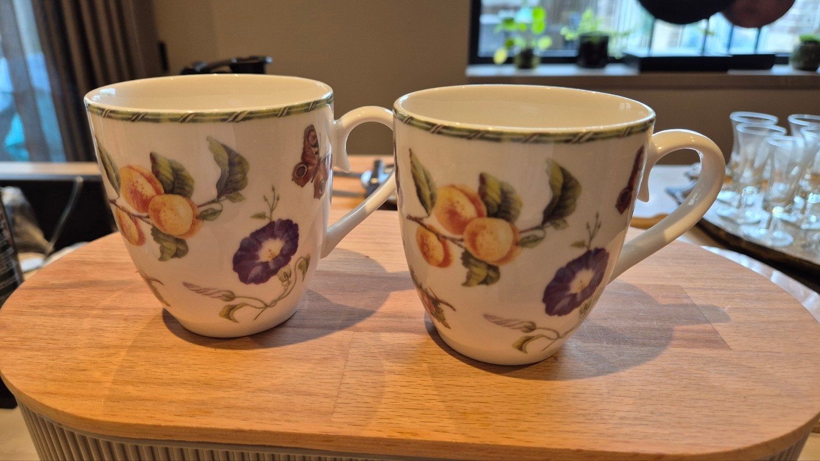 JBS Home Collection Fruit & Flowers mokken (2 stuks), Huis en Inrichting, Keuken | Servies, Overige merken, Keramiek, Vintage