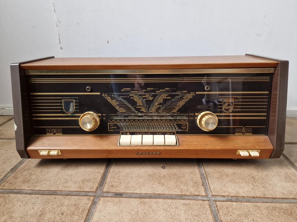 Te koop aangeboden: Nostalgische Philips Radio, Antiek en Kunst, Antiek | Tv's en Audio, Ophalen