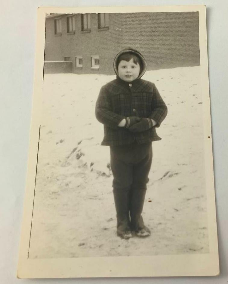 Kaart jongen in de sneeuw, Ophalen of Verzenden, 1960 tot 1980, Ongelopen, Seizoenen