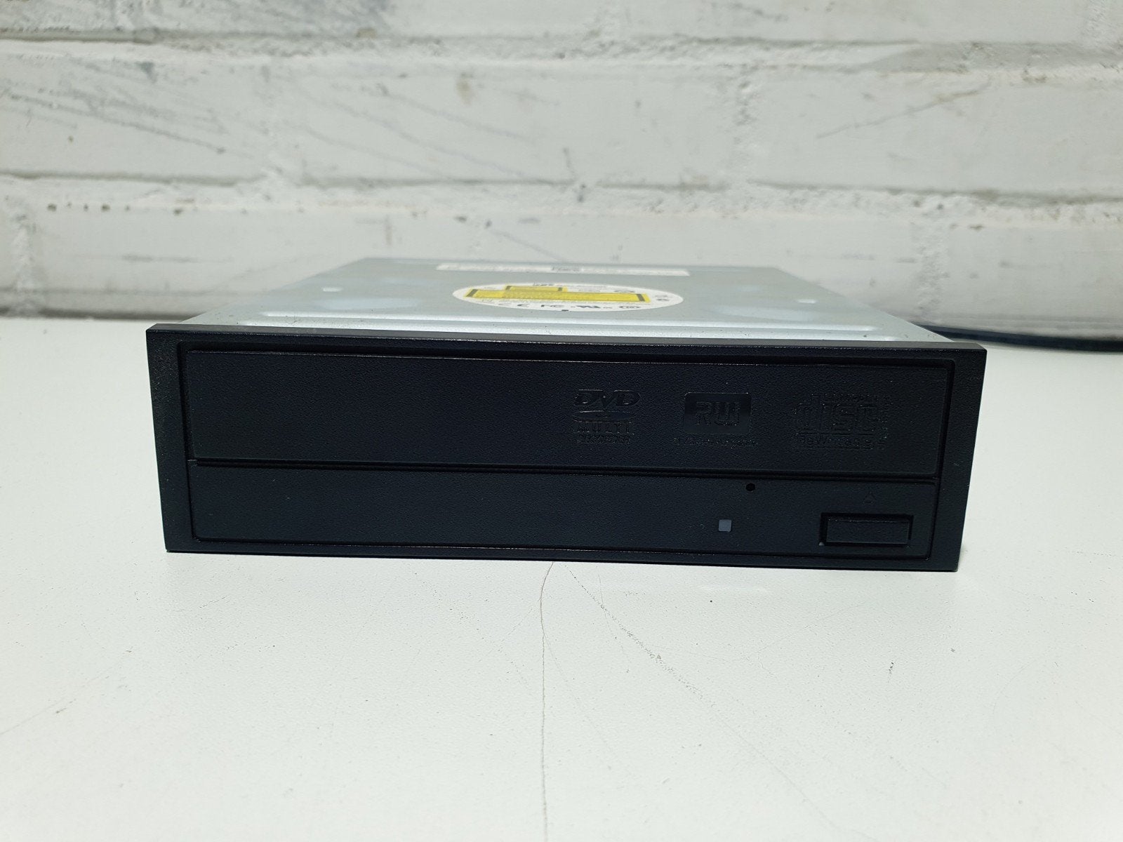 Hitachi-LG GH24NSB0 Interne DVD-Brander (SATA) + Kabel, Intern, Ophalen of Verzenden, Zo goed als nieuw, .