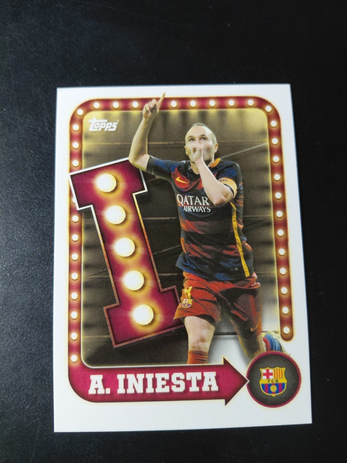 andres iniesta (fc barcelona) topps insert, Verzamelen, Sportartikelen en Voetbal, Verzenden, Nieuw, Buitenlandse clubs, Spelerskaart