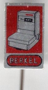 Berkel weegschalen rood op blik speldje ( P_124), Verzenden, Zo goed als nieuw, Merk, Speldje of Pin