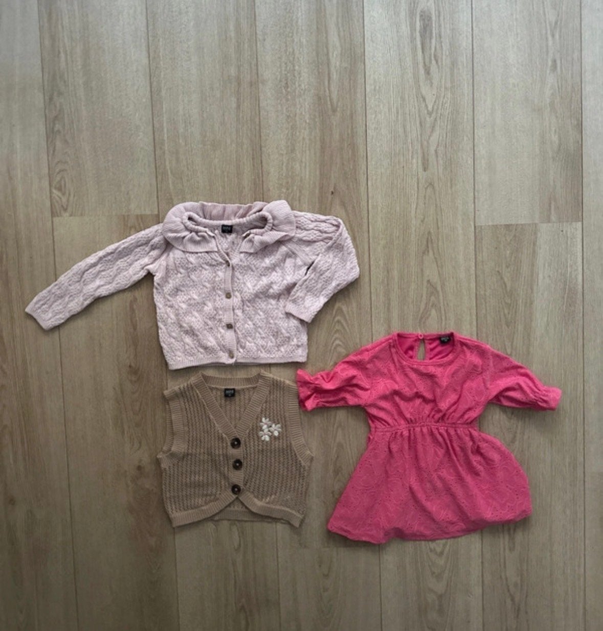 Wibra setje: Giletje, jurkje en vestje maat 74, Ophalen of Verzenden, Zo goed als nieuw, Meisje, Setje