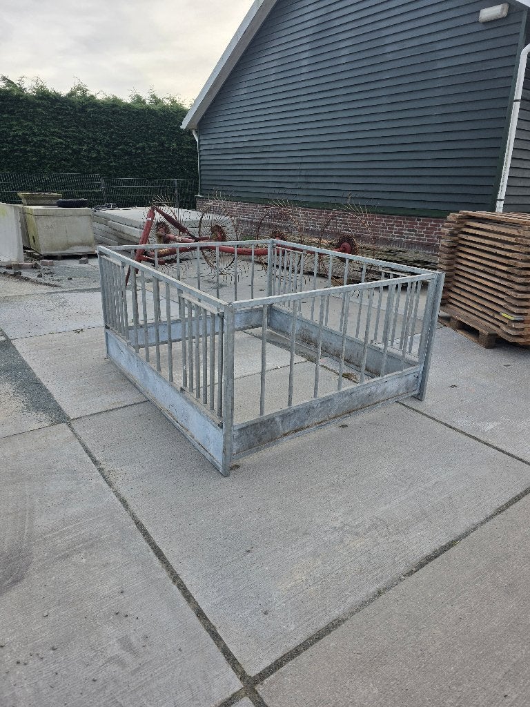 Hek voor schapen ..rondebalen voerbak, Ophalen of Verzenden, Zo goed als nieuw, IJzer, Overige typen