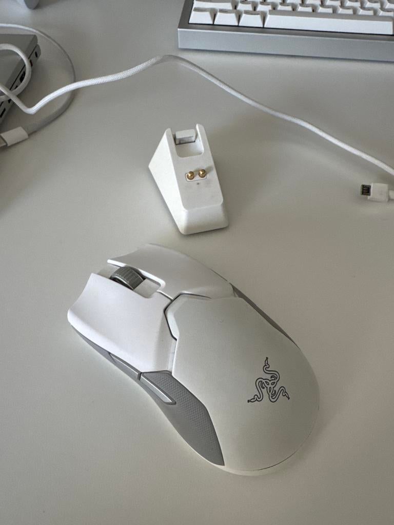 Razer Viper Ultimate draadloze muis WIT, Computers en Software, Muizen, Rechtshandig, Muis, Gebruikt, Gaming muis