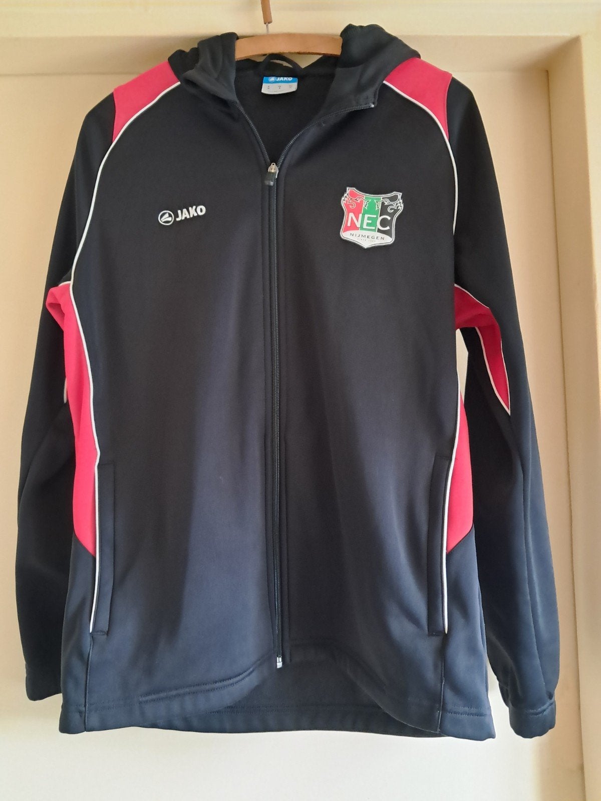 Nieuw Nec jako voetbal nijmegen Vest met capuchon maat m, Ophalen of Verzenden, Nieuw, Zwart, Voetbal