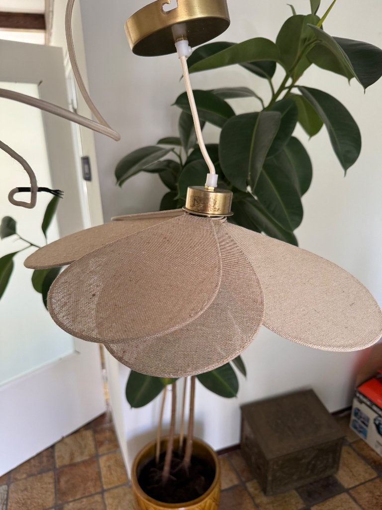 Mooie bloemenlamp beige stof, Ophalen of Verzenden, Zo goed als nieuw, Textiel, E27 (groot)