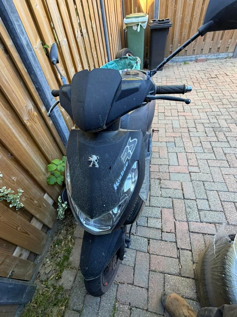Scooter kisbee rs defect, Ophalen, Zo goed als nieuw, Benzine, Peugeot