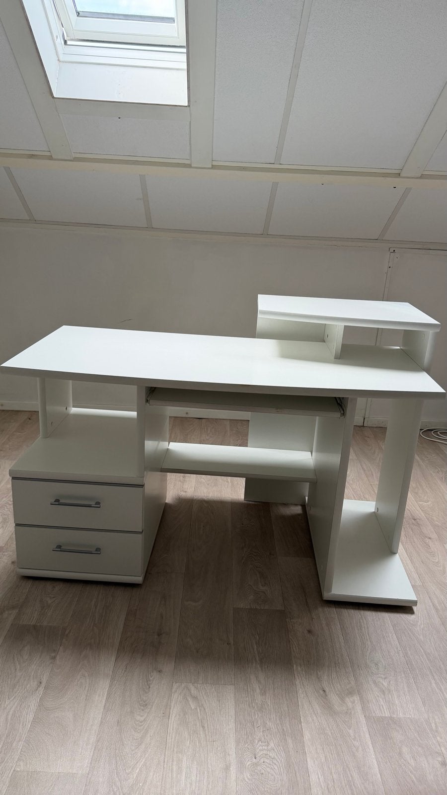 Bureau / Computertafel wit – nette staat, Huis en Inrichting, Bureaus, Ophalen, Gebruikt, 135 cm, Met lades