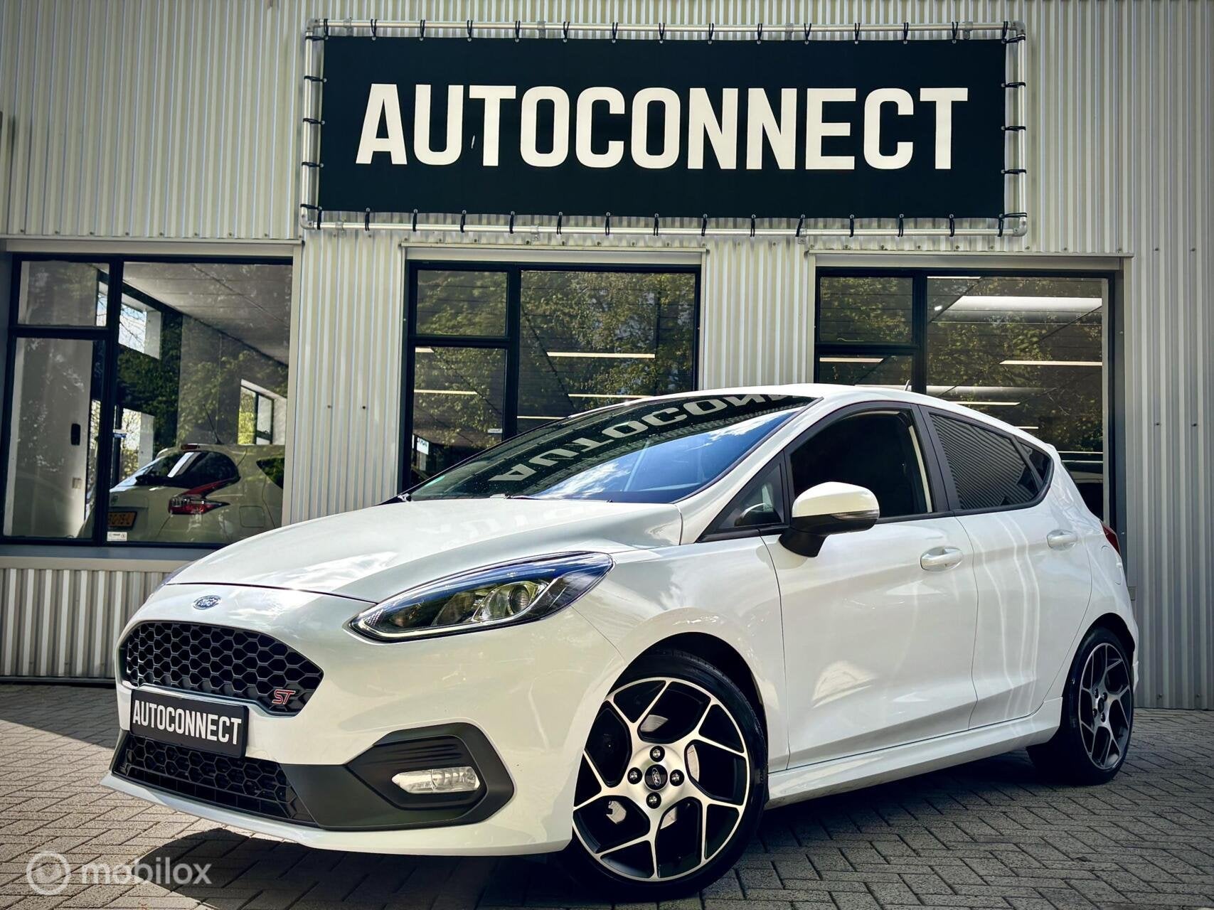Ford Fiesta 1.5 EcoBoost ST-3. 5 DEURS, CRUISE, AIRCO, LED, Auto's, Ford, Voorwielaandrijving, Stof, 1188 kg, Wit