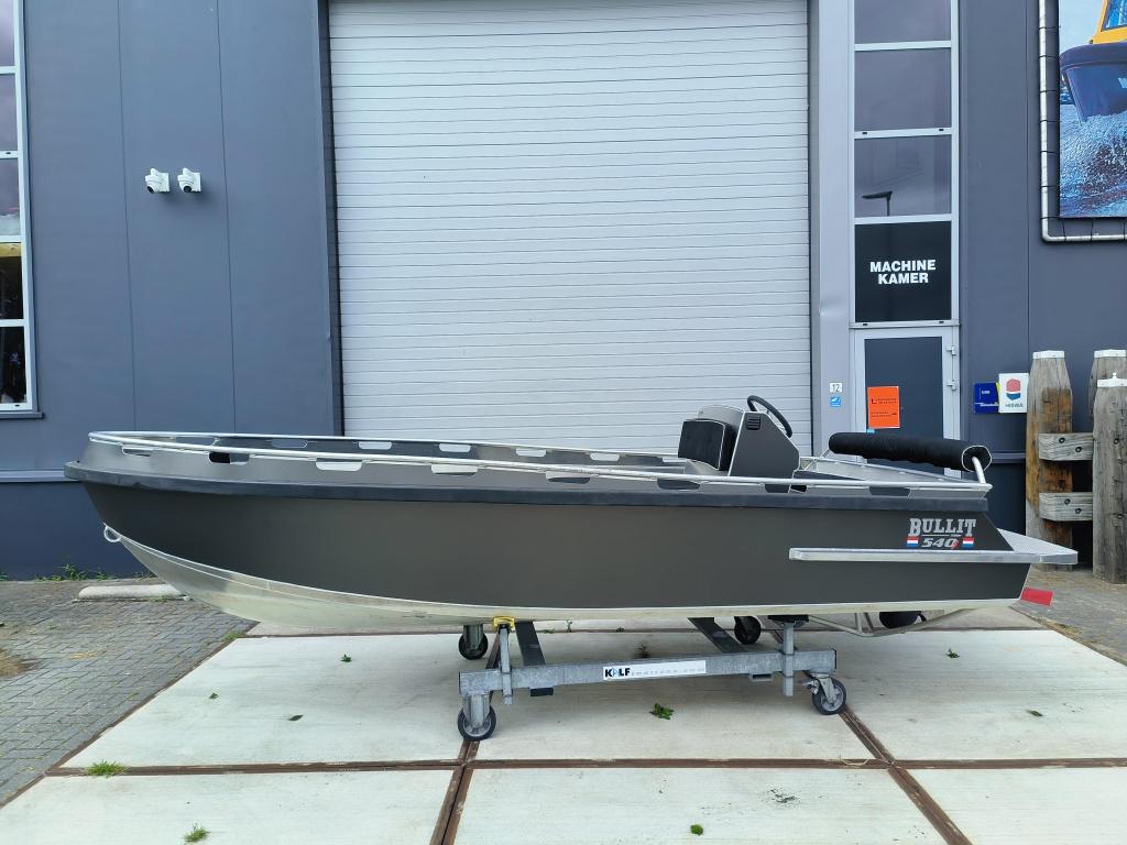 Alumax Bullit 540 E, direct leverbaar, Watersport en Boten, Overige merken, Binnenboordmotor, Zwemtrap/-plateau, Elektrisch
