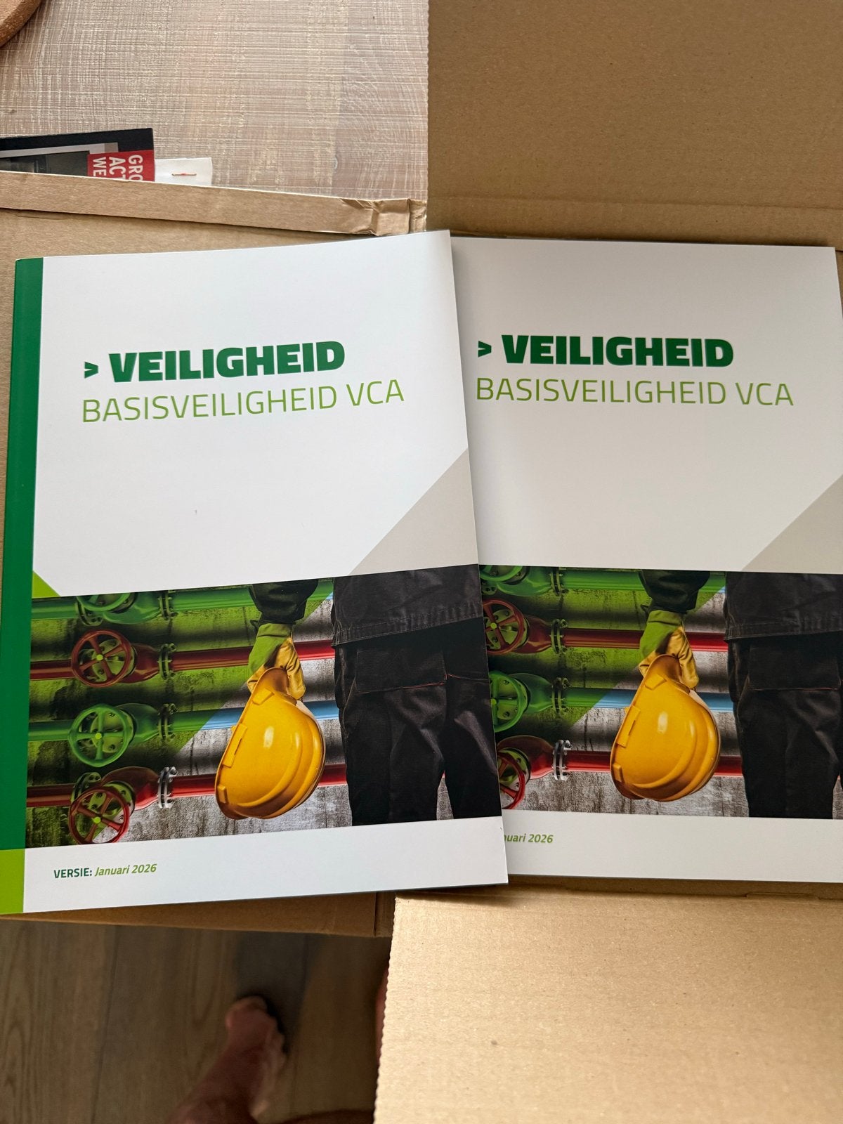 Veiligheid Basisveiligheid VCA Boek (Versie: Januari 2026, Verzenden, Zo goed als nieuw, Overige niveaus