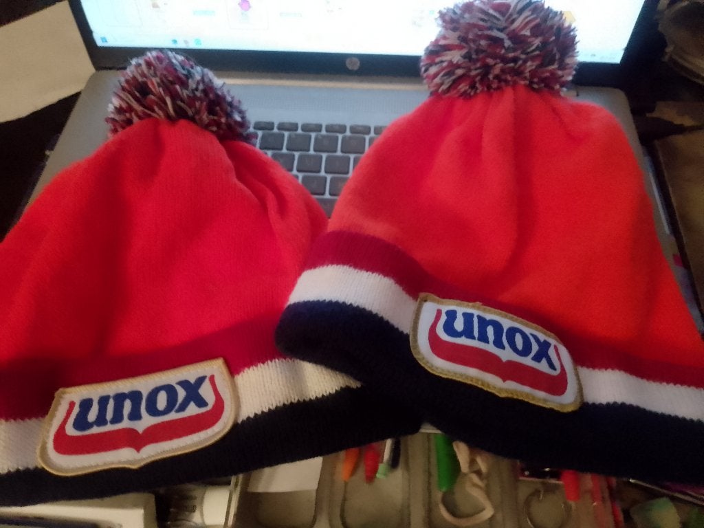 2 unox mutsen      oranje  rand rood wit blauw, Ophalen of Verzenden, Zo goed als nieuw, Overige maten, Muts