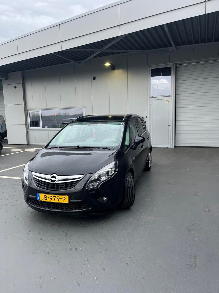 Opel Zafira 1.4 2012 7 persoons full option- NEW APK MEI2027, Auto's, Opel, 4 cilinders, 7 stoelen, Zwart, Particulier