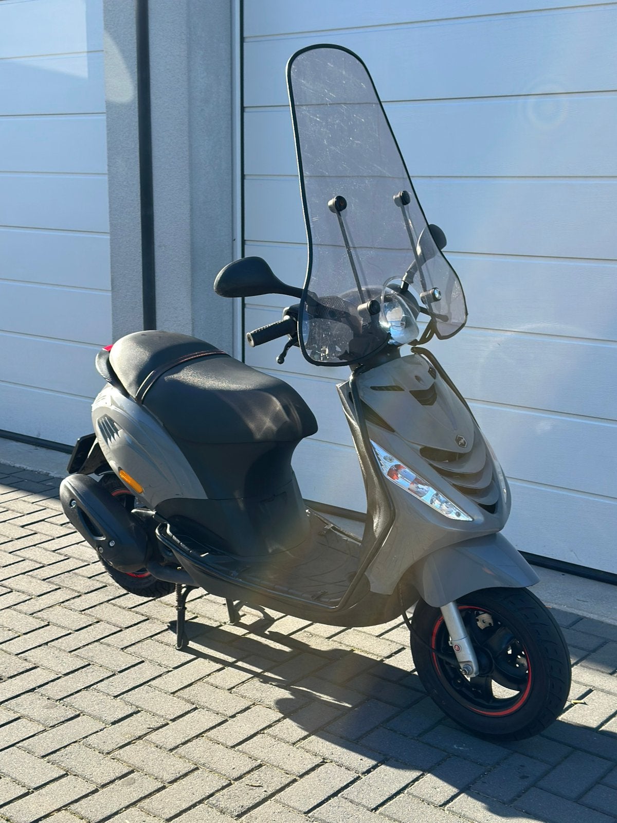 Piaggio zip 2024 sp zip 2000 4T snor blauw 70cc 125cc 180cc, Fietsen en Brommers, Ophalen, Zo goed als nieuw, Benzine, Zip