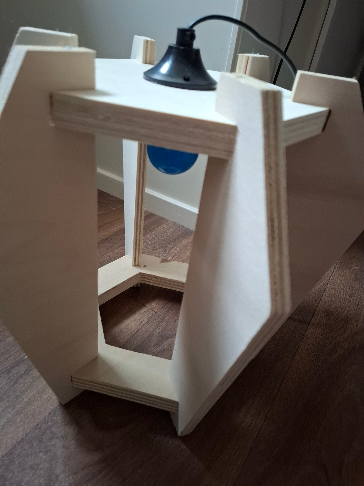 SUPER MOOIE HOUTEN LAMP MET DE NAAM THOMAS ERIN, Ophalen of Verzenden, Zo goed als nieuw