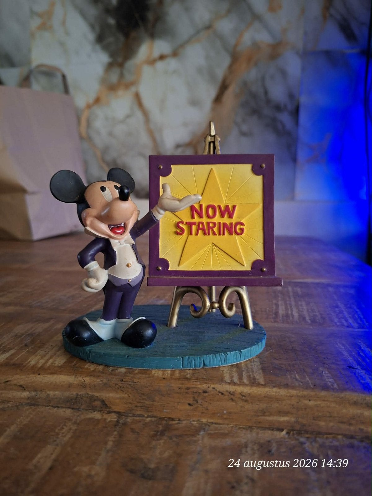 Disney Mickey Mouse "Now Staring" beeldje, Ophalen of Verzenden, Mickey Mouse, Gebruikt, Beeldje of Figuurtje