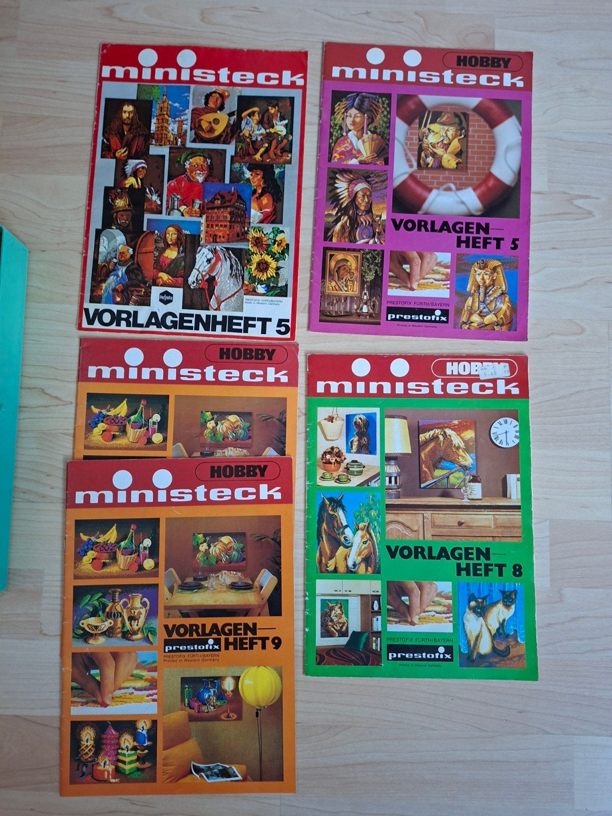 Ministeck Collectie: Hond, Vrouw, Boekjes & Losse Steentjes, Hobby en Vrije tijd, Ministeck, Ophalen, Zo goed als nieuw, Box-set