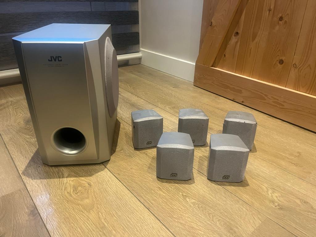 JVC 5.1 Speakerset met Subwoofer en 5 Satelliet Speakers, Audio, Tv en Foto, Luidsprekers, Ophalen, Gebruikt, Complete surroundset