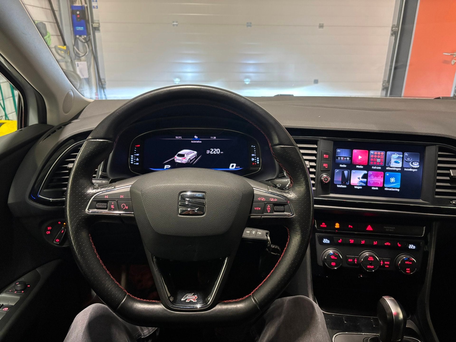 Seat Leon ST 1.5 TSI FR|Carplay|Stoelverw|Cruise|Camera, 4 cilinders, Leon, Leder en Stof, Wit