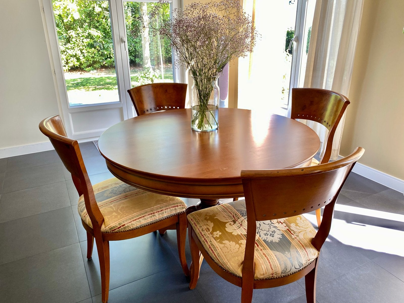 Kersenhouten Eetset: ronde tafel + 4 stoelen, Ophalen, Gebruikt, 100 tot 150 cm, Rond