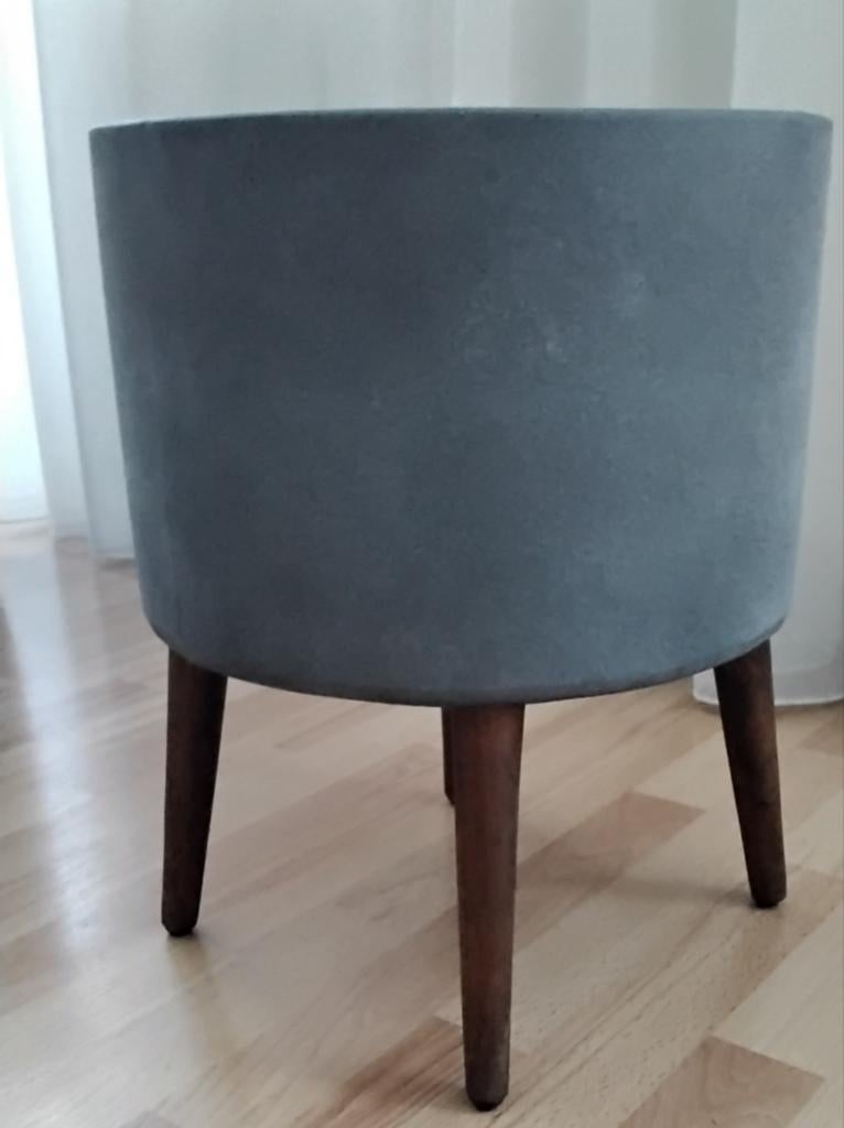 Bloempot met standaard / beschikbaar, Rond, Zo goed als nieuw, Minder dan 40 cm, Balkon