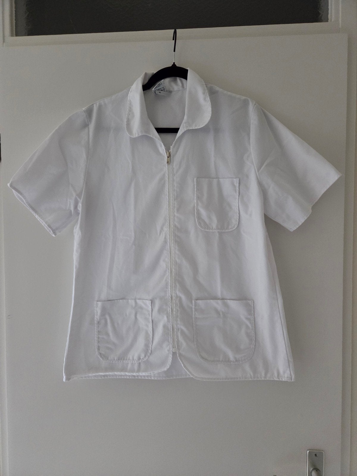 Witte zorgjas/doktersjas met rits - Maat S, Kleding | Dames, Wit, Nieuw, Ophalen of Verzenden, Maat 36 (S)